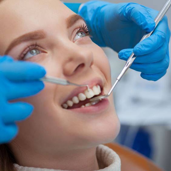 دندانپزشکی طرف قرارداد بیمه دی غرب تهران